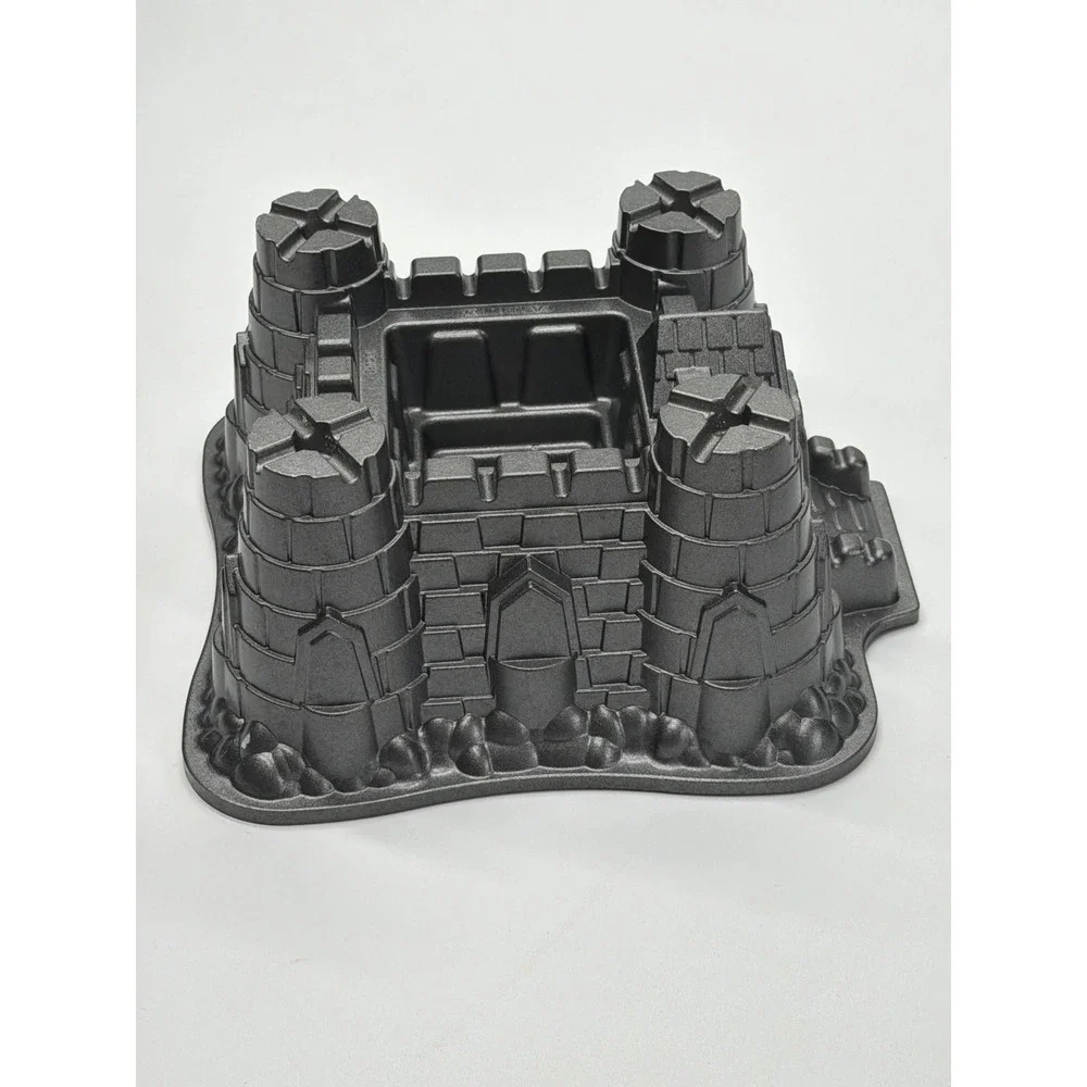Nordic‎ Ware Castle Bundt Pan 10 Cup Cast Aluminum Non-Stick Made in USA Gray